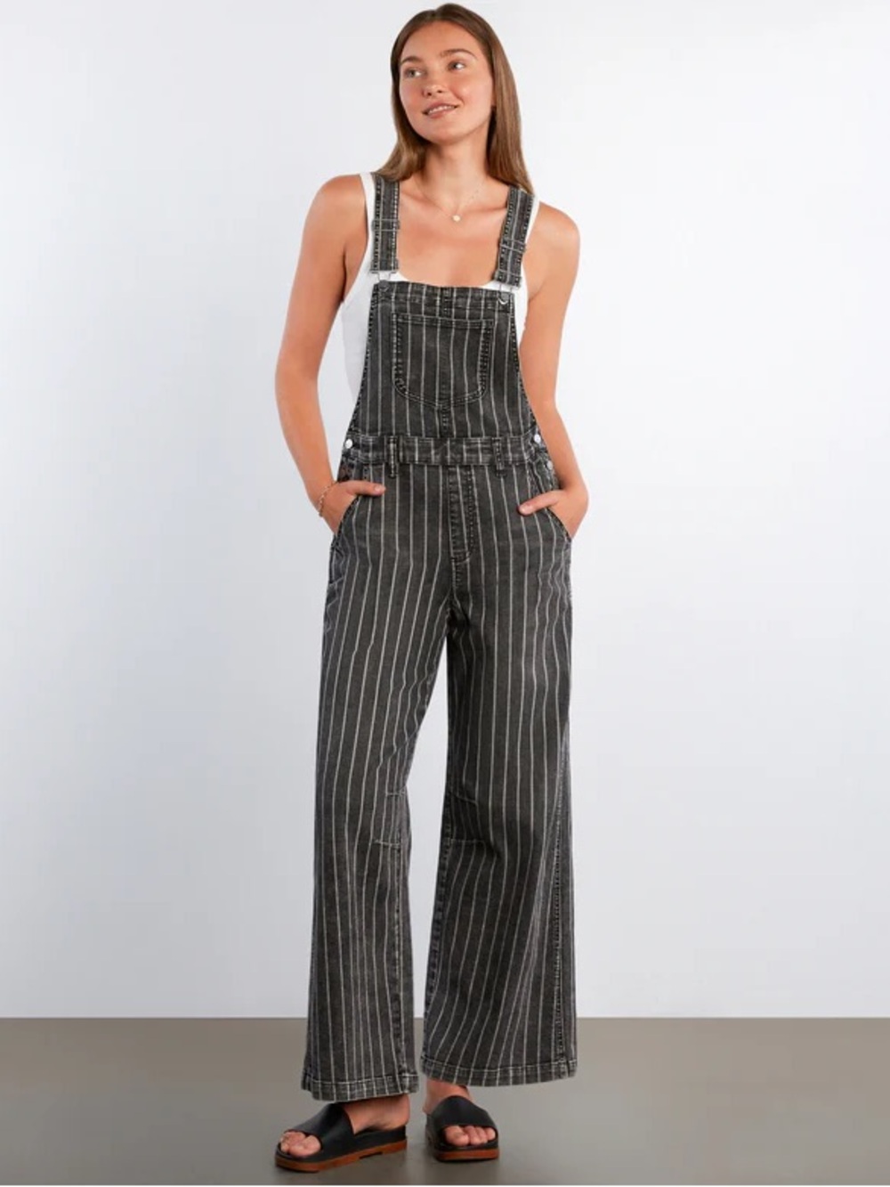 Grigio pinstriped wide-leg overalls jumpsuit women’s size medium